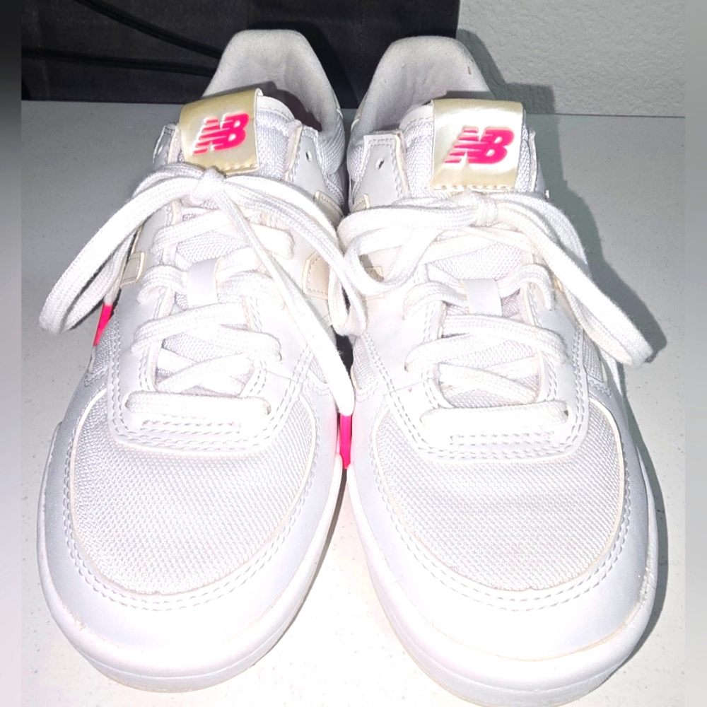 New Balance white tennis shoes  hot pink  size 6